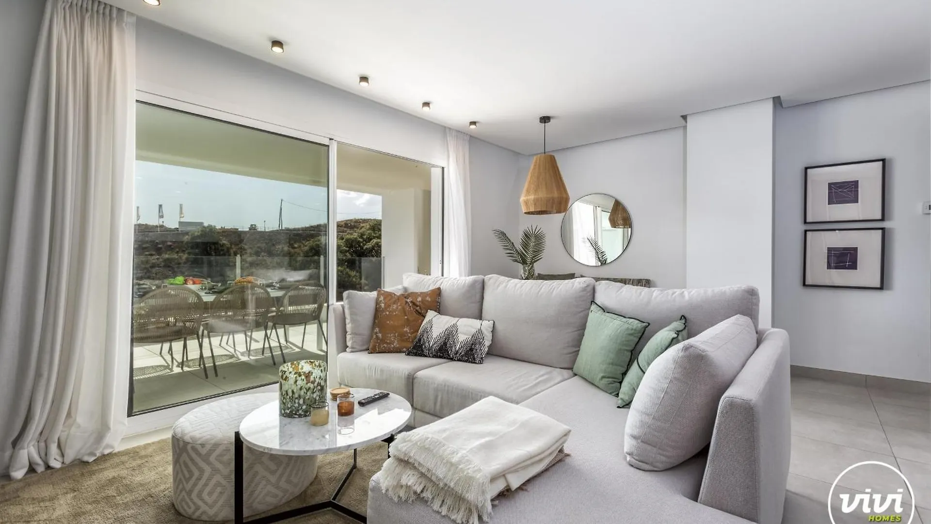 Vivi Homes - Casa Element Pool, Terrace & Golf Marbella Apartment