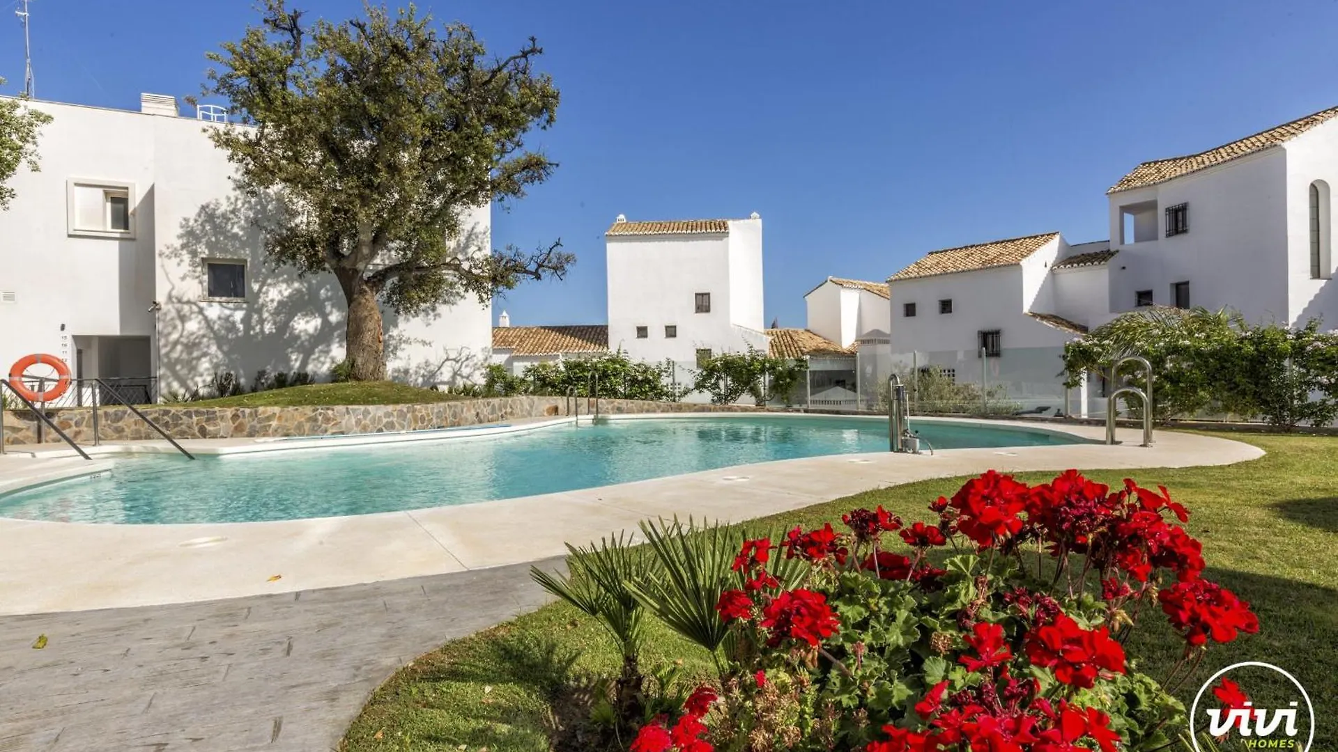 Vivi Homes - Casa Element Pool, Terrace & Golf Marbella