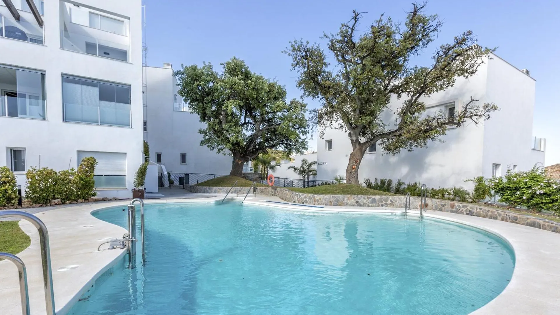 Vivi Homes - Casa Element Pool, Terrace & Golf Marbella España
