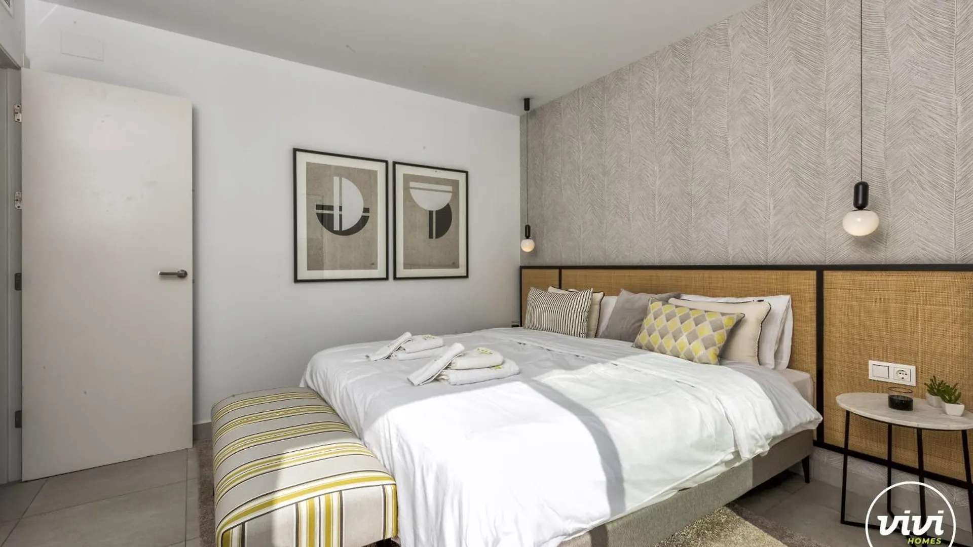 Vivi Homes - Casa Element Pool, Terrace & Golf Marbella Lejlighed
